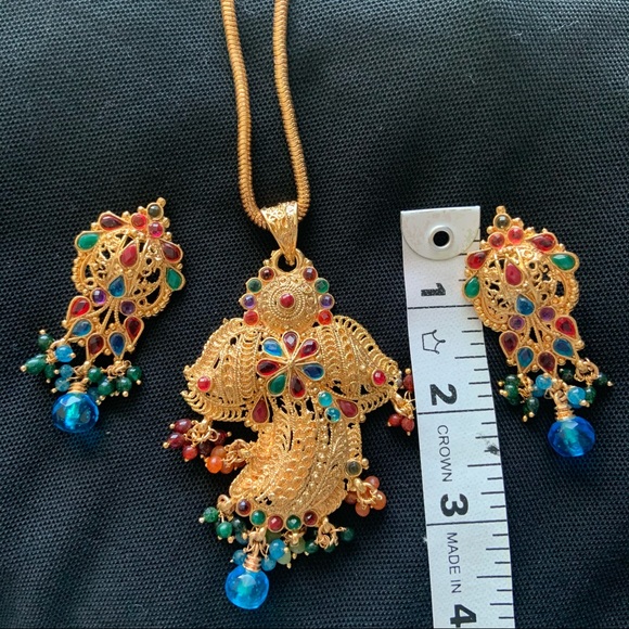 Multi Color Necklace Set - Picture 3 of 4